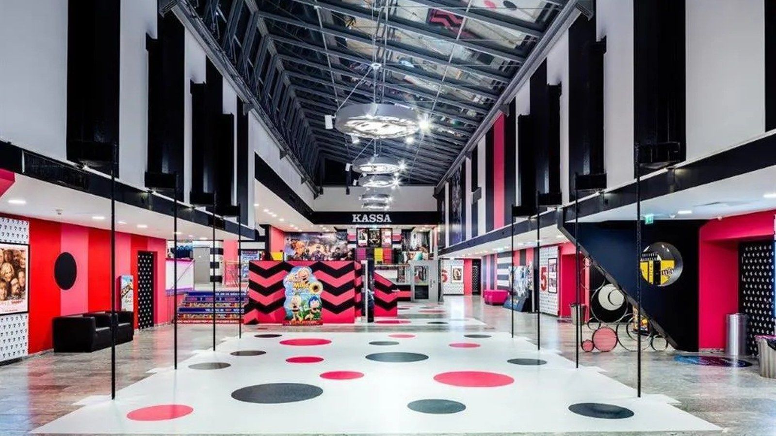 Hollywood Megaplex SCN, photo 1 of 3